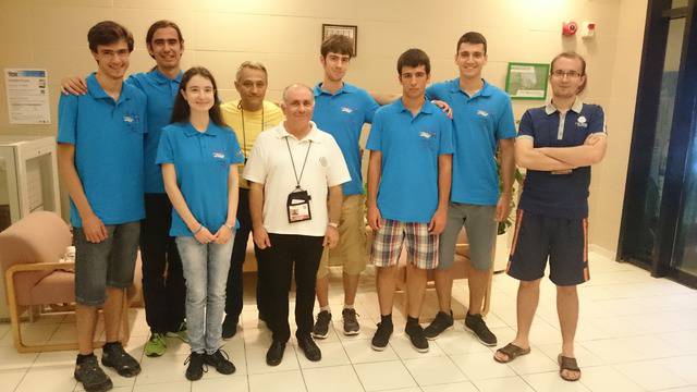 Български ученици грабнаха 6 медала по математика в Хонг Конг