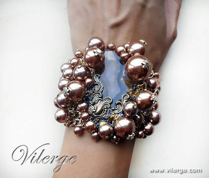 Модерна есенна колекция 2016 с арт гривни и винтидж дизайнерски бижута за жени