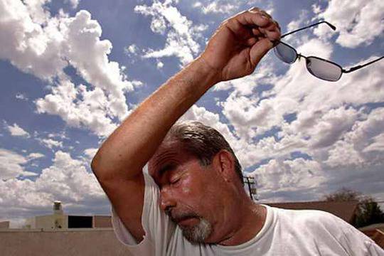 При топлинен удар охлаждайте постепенно, а не рязко