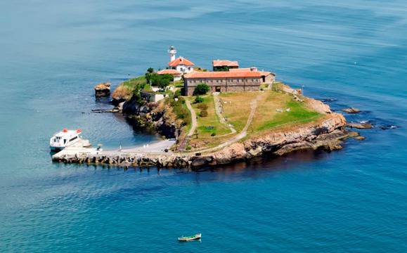 Силвия Кацарова ще пее за празника на о-в Света Анастасия на 15 август