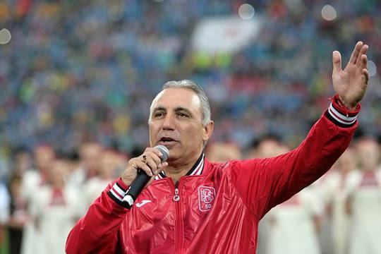 Стоичков надъхва „Армията“ преди мача със Славия