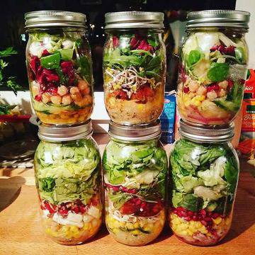 Нова мода: салата в буркан за офиса