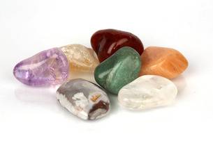 Вълшебните полускъпоценни камъни – от Астробижу