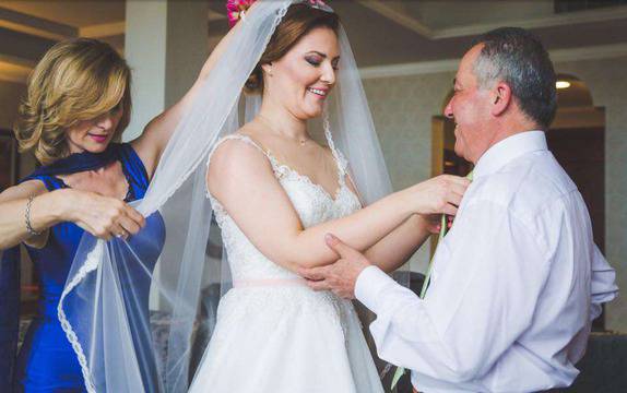 Вижте непоказвани снимки от сватбата на Божидар Лукарски и Ива Йорданова!