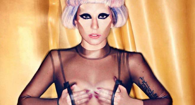 Лейди Гага пак привлече погледите: Лъсна по прозрачни дрехи и без бельо!