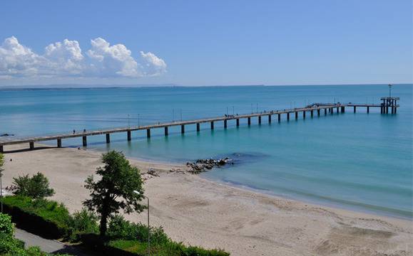 Слънчев и топъл вторник с температури до 34 градуса