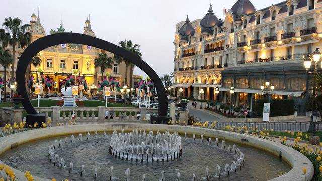 Разходка в квартала на богатите