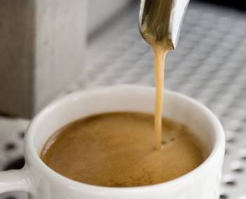 Гените определят колко дълго ще ви действа кофеина в кафето