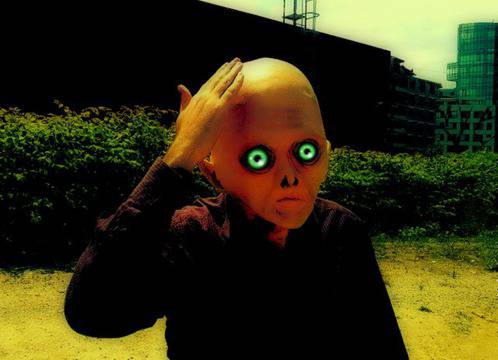 Над половин милион българи са гледали интервюто с марсианеца Алтар!