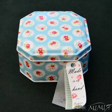 Подаръци и сувенири – Ароматни свещи ръчна изработка – Handmade Ароматна свещ Ванилия и Шоколад – Цветя и Букети за Първия…