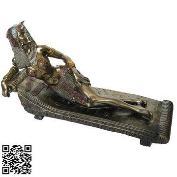 Статуетка на Клеопатра – най-великата владетелка на Египет – 30 см.