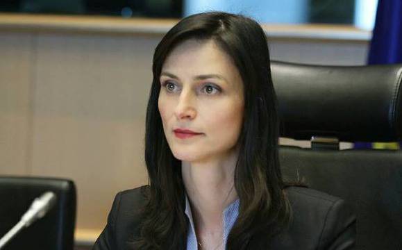 Мария Габриел: Украйна е изпълнила успешно всички критерии за визова либерализация