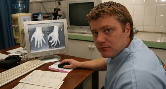 Д-р Атанас Кацаров от Пирогов заедно с руски лекари ще преглежда деца с ДЦП