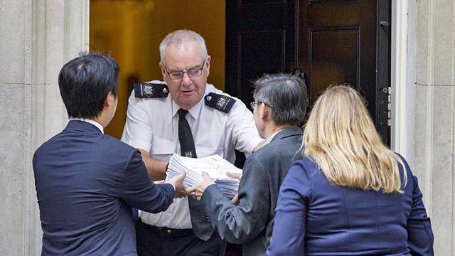 Правителството на Великобритания прие 11 000 подписа срещу насилственото отнемане на органи в Китай