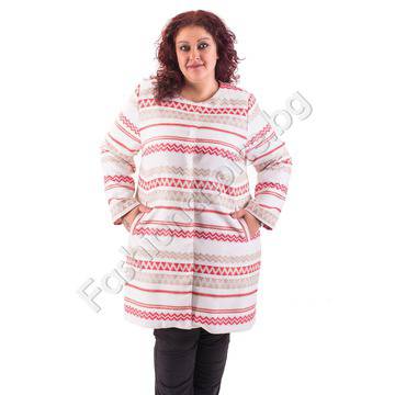 Дълъг модел макси палто с ефектни червени линии в бяло