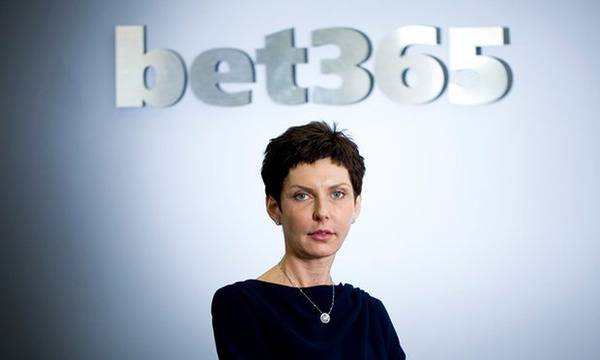 Съвета на Стоук и Bet365 стартират програма на стойност £1 млн за привличане на учители по математика