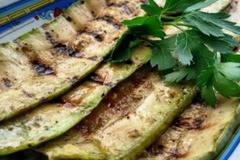 Мариновани тиквички на скара