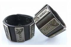 Страхотни модели мъжки и дамски гривни – Модна зона