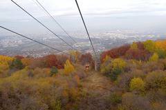 Времето през октомври – минусови температури и до 28 градуса