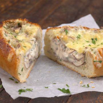 Багети с плънка от гъби и сирена