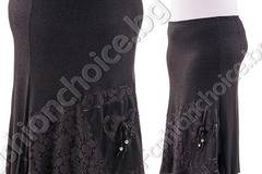 Стилна макси пола с дантела и промазка за акцент