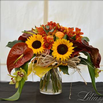 Букет със слънчогледи, антуриум и цимбидиум