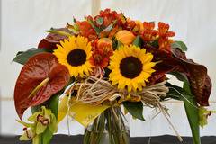 Букет със слънчогледи, антуриум и цимбидиум