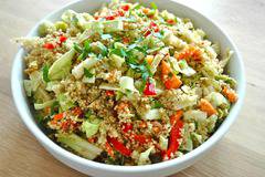 Салата от киноа и зеле