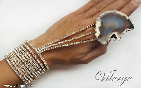 Лукс подаръци за жени с дизайнерски бижута и винтидж гривни за Зима 2017 и Коледа 2016