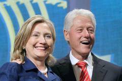 WikiLeaks със скандални разкрития за фамилията Клинтън!