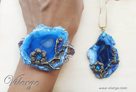 Романтичен подарък за жени с луксозни бижута и сезон Зима 2017