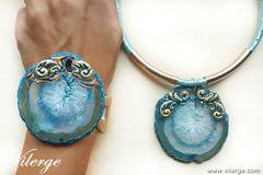 Модерни бижута и модна тенденция за сезон зима 2017 с винтидж гривни за жени