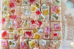 Млечни карамелки с желирани бонбони