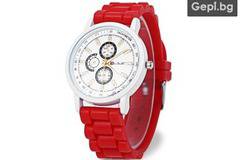 Ръчен дамски часовник с червена силиконова каишка и изчистен, но същевременно ефектен дизайн!