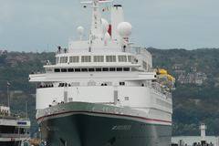 ПАСАЖЕРЪТ „BOUDICCA“ АКУСТИРА ДНЕС ВЪВ ВАРНА НОВИНИТЕ САМО В СНИМКИ-РАЗЛИЧНИТЕ НОВИНИ