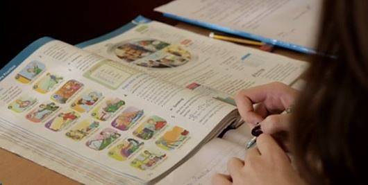 МОН дава стипендии на ромски ученици, за да завършат образованието си