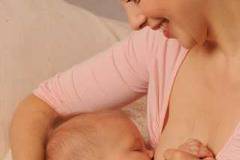 Откриха вещества на чесъна в майчиното мляко