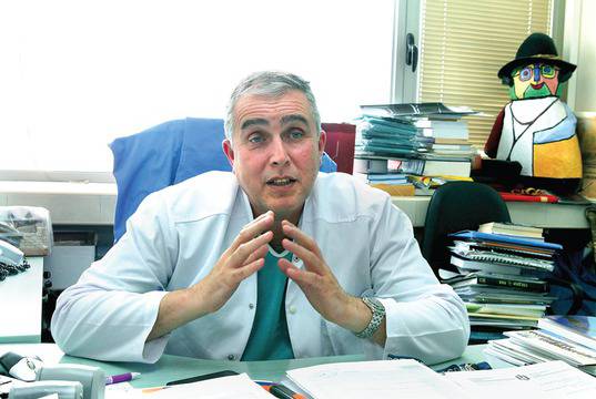 Честито: Проф. Никола Владов с приза Лекар на годината 2016