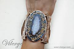 Модни тенденции за сезон Зима 2017 с винтидж гривни и дизайнерски бижута за жени