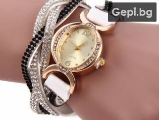 Дамски часовник – гривна, обсипан с черни и бели камъни!
