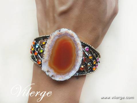 Винтидж бижута с естествени камъни с нова колекция за сезон пролет 2017 за жени