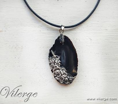 Идеи за стилен дамски подарък с арт бижута за жени мода за пролет 2017