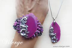 Романтични подаръци за жени с винтидж гривни и арт бижута за сезон пролет2017