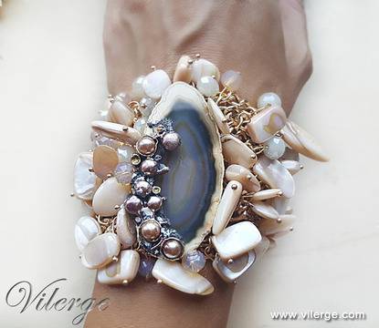 Дизайнерски гривни и стилни винтидж бижута колекция за сезон пролет-лято 2017