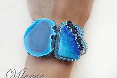 Модни тенденции 2017 в дизайнерските бижута и винтидж гривни за жени