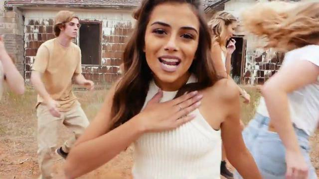 Ashlund Jade – Stand By You (Rachel Platten Cover) 2016