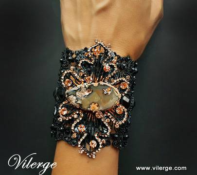 Арт пролетна колекция 2017 с дизайнерски бижута за абитуриенти и балове