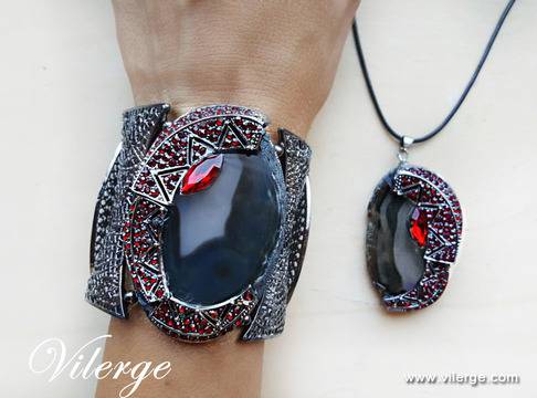 Лукс подаръци за влюбени 2017 с винтидж бижута за Свети Валентин празник