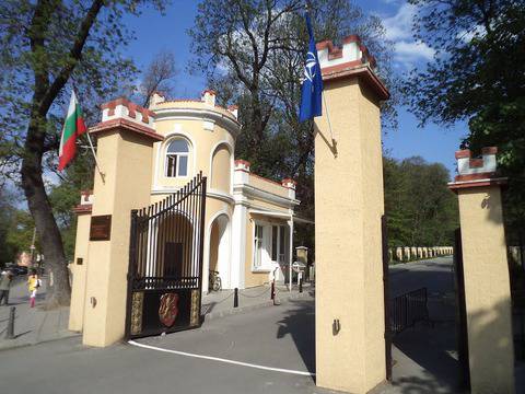 Правят нов паметник на Левски