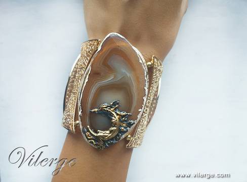 Нежни бижута с много романтика за Свети Валентин 2017 и влюбените жени